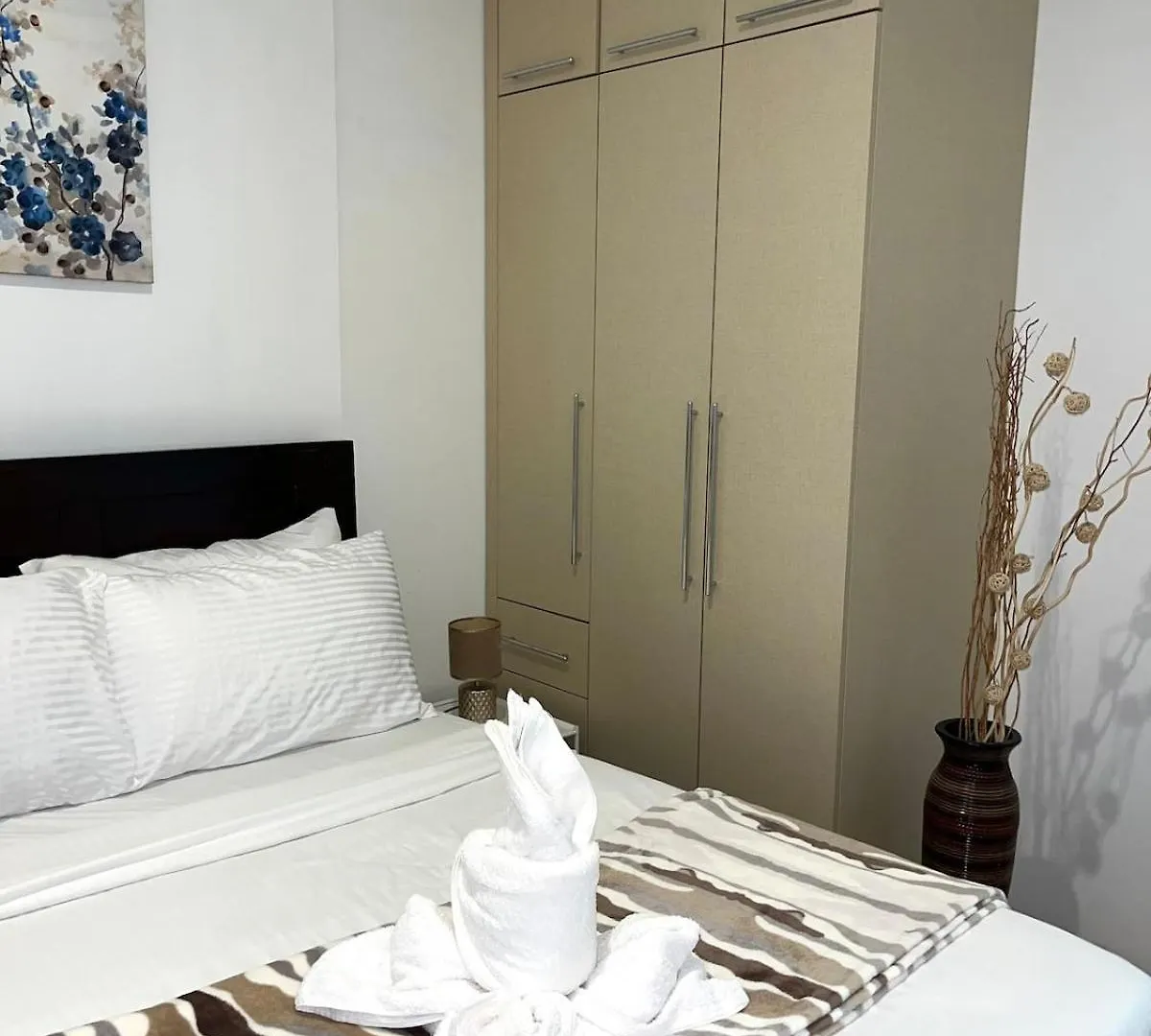 2Br Condo In Ecoland Minutes To Sm City Philippines