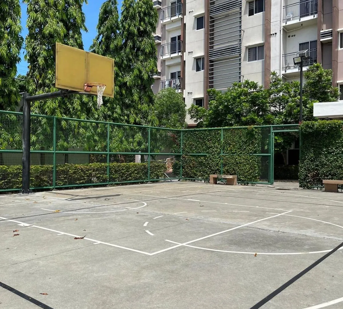 Apartment 2Br Condo In Ecoland Minutes To Sm City
